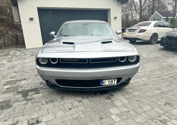 Dodge Challenger cena 127000 przebieg: 123000, rok produkcji 2017 z Kraków małe 137